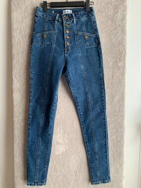 Ravello High Rise Button Fly Jeans • Size 26 • Stretch Denim • Straight Leg • 28